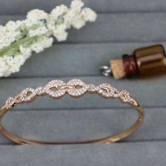 Elegant Rose Gold Bangle with Infinity Link CZ Design, XPBL0484 - Picture 9 of 11